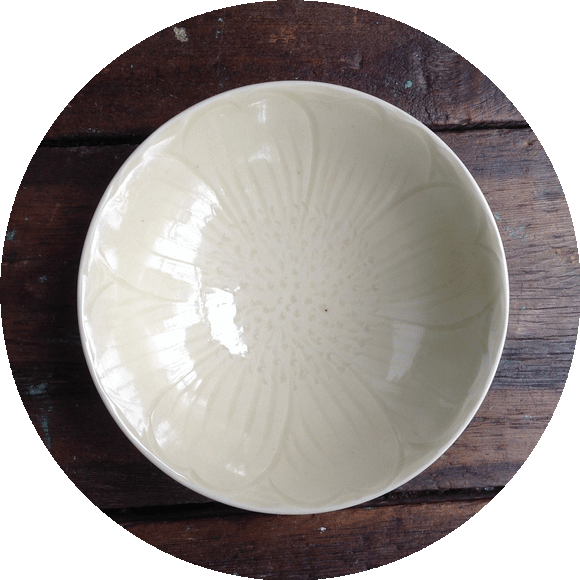 Agnete Hoy for Bullers, small footed bowl with flower 15cm/6