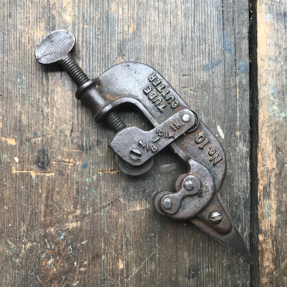 Armstrong USA antique cast iron Tube Cutter No 10
